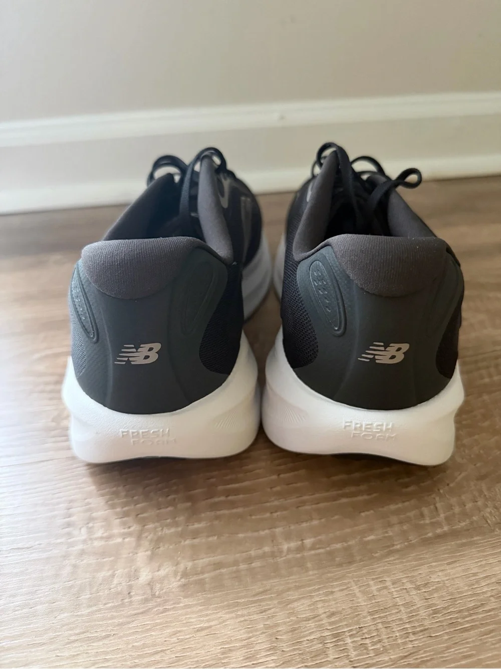 New Balance 680 v9 Men's Black and White Athletic Running Shoes